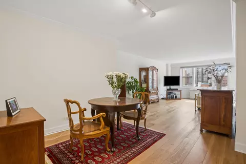 400 E 77th St #11F, New York City, NY 10021