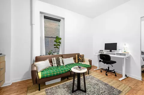 465 Eastern Pkwy #D, Brooklyn, NY 11216