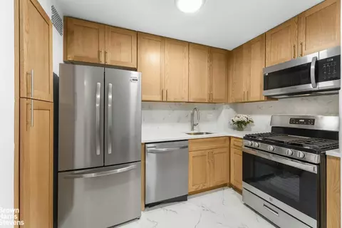 37-31 73rd St #7U, New York City, NY 11372