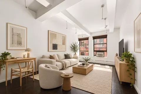 148 W 23rd St #4D, New York, NY 10011