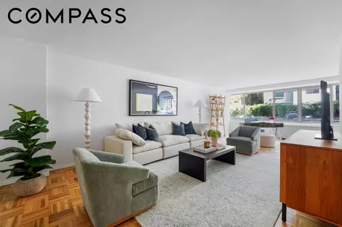 315 W 70th St #2D, New York, NY 10023