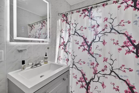 Bath - 5235 Post Rd #5-A, New York City, NY 10471 photo 1 of 2