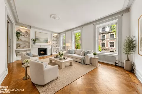 42 W 9th St #18, New York, NY 10011