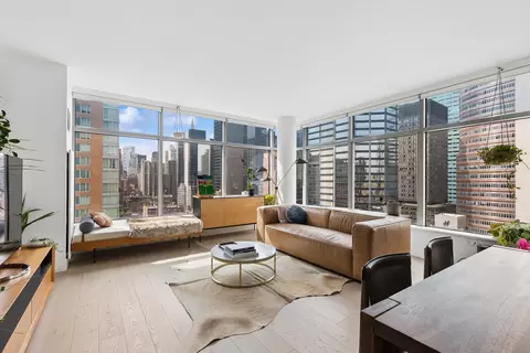 250 E 54th St #21A, New York, NY 10022