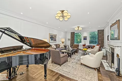 912 5th Ave #2A, New York, NY 10021