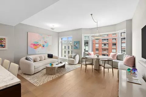 555 W 22nd St #5CE, New York, NY 10011