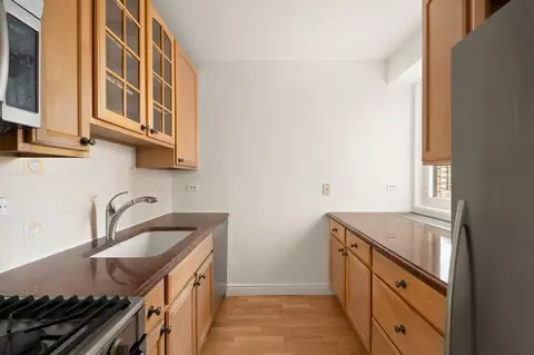 303 E 57th St #12D, New York, NY 10022