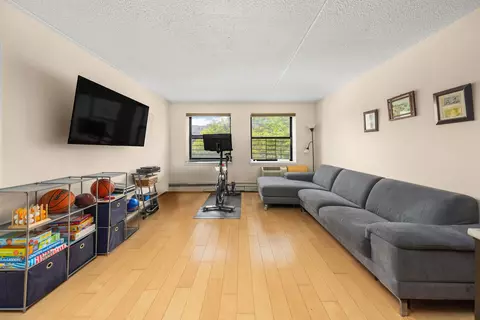130 Lenox Ave #218, New York, NY 10026