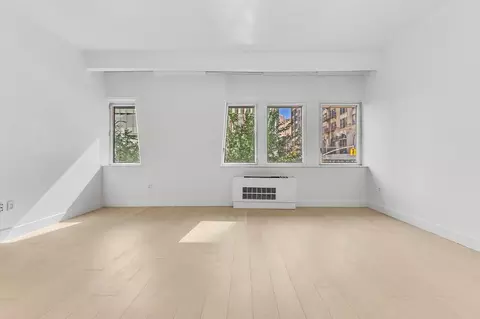 25 W Houston St #2B, New York, NY 10012