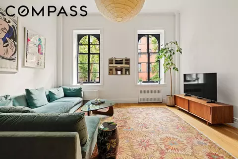 19 W 9th St #2, New York, NY 10011