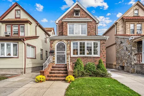 91-10 70th Ave, New York City, NY 11375