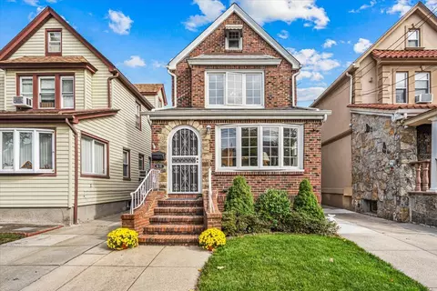 91-10 70th Ave, New York City, NY 11375