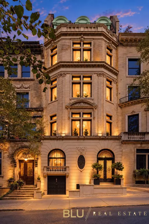 313 W 74th St, New York, NY 10023