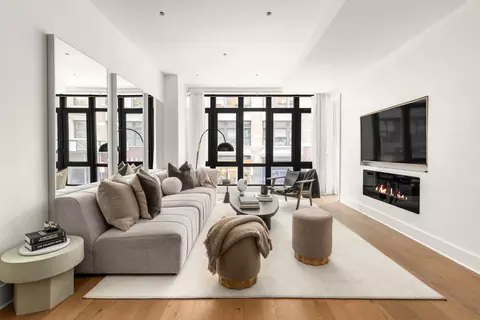128 W 26th St #2, New York, NY 10001