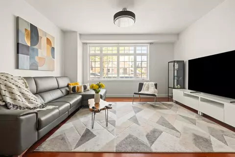 219 68th St #1A, Brooklyn, NY 11220