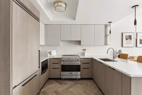 78-29 Austin St #503, Forest Hills, NY 11375