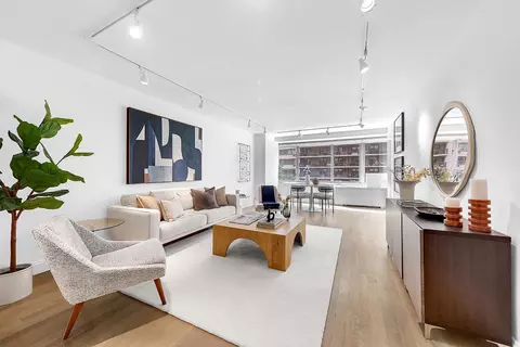 315 W 70th St #4-A, New York, NY 10023
