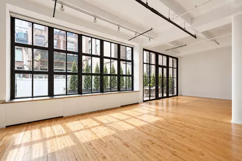 6 W 20th St #2, New York, NY 10011