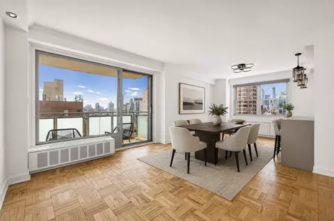 300 E 40th St #32K, New York, NY 10016
