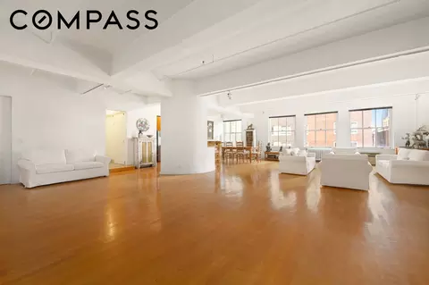 347 W 39th St #6W, New York, NY 10018