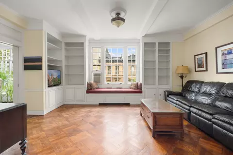 320 W 87th St #4E, New York, NY 10024