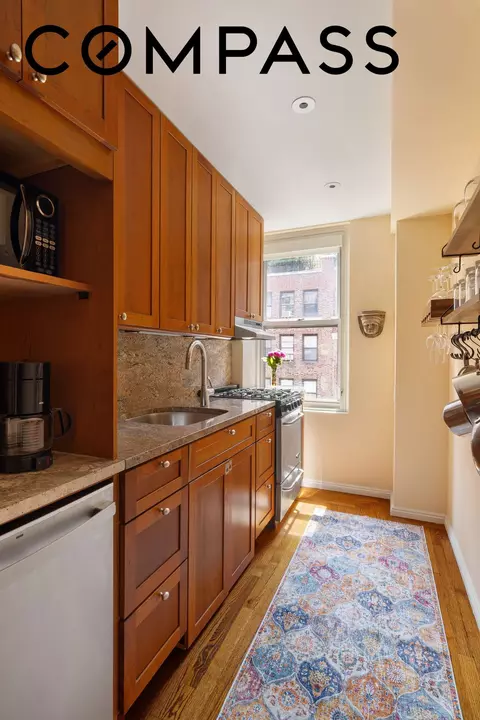 215 E 73rd St #9B, New York, NY 10021 photo 5