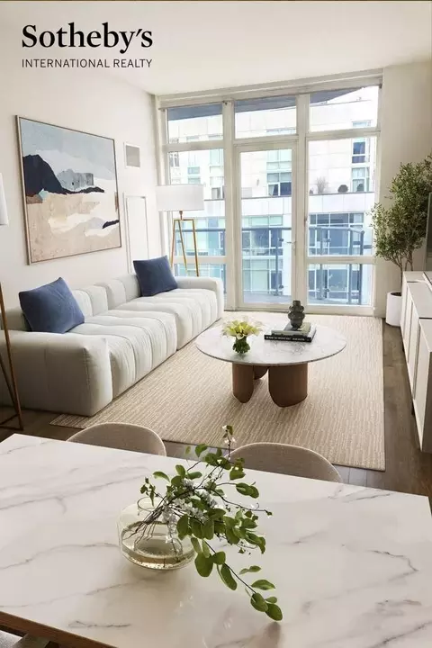 555 W 59th St #9H, New York, NY 10019