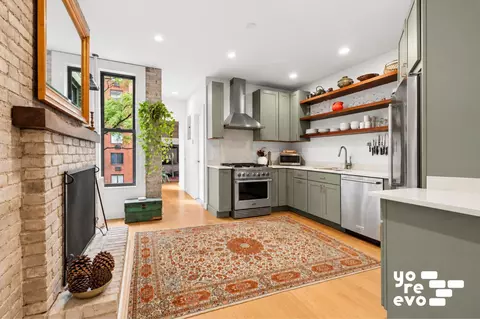 172 E 90th St #4E, New York, NY 10128
