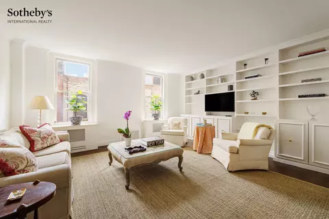 155 E 72nd St #2D, New York, NY 10021