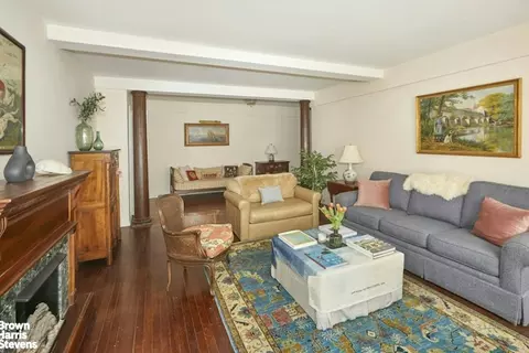 210 E 73rd St #1E, New York, NY 10021