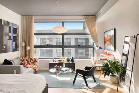 547 W 47th St #417, New York, NY 10036