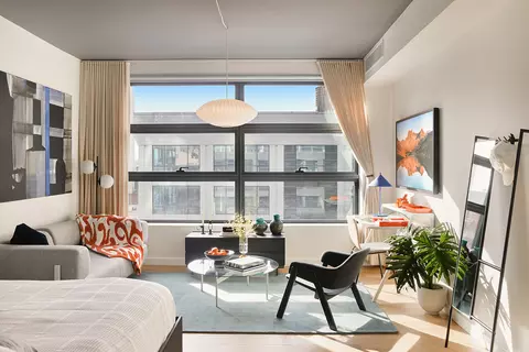 547 W 47th St #417, New York, NY 10036