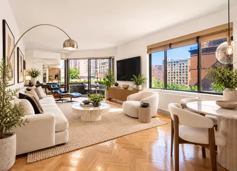 300 E 95th St #5A, New York, NY 10128