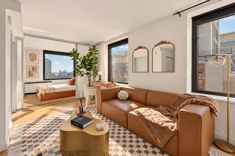 100 W 39th St #43J, New York, NY 10018