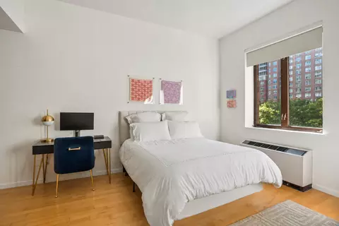20 West St #4A, New York, NY 10004