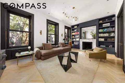 38-50 W 9th St #3, New York, NY 10011
