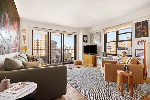 264 E Broadway #C2003, New York, NY 10002