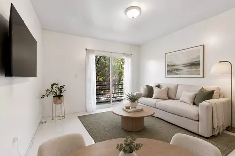 72 Huron St #2A, Brooklyn, NY 11222
