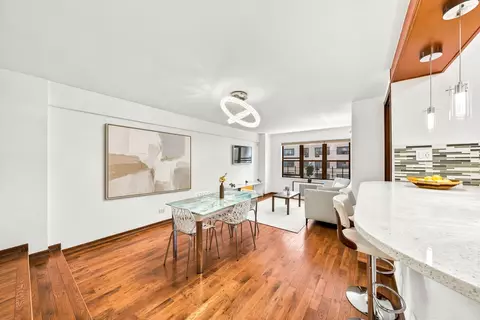 301 E 48th St #10G, New York, NY 10017