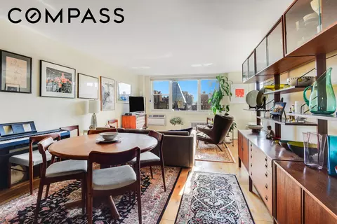 77 7th Ave #16A, New York, NY 10011