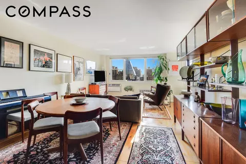 77 7th Ave #16A, New York, NY 10011