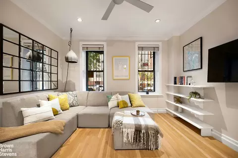 205 E 10th St #1B, New York, NY 10003