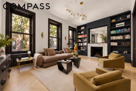 38-50 W 9th St #3, New York, NY 10011