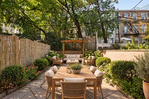 72 Steuben St #1B, Brooklyn, NY 11205
