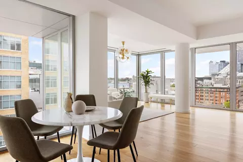547 W 47th St #912, New York, NY 10036