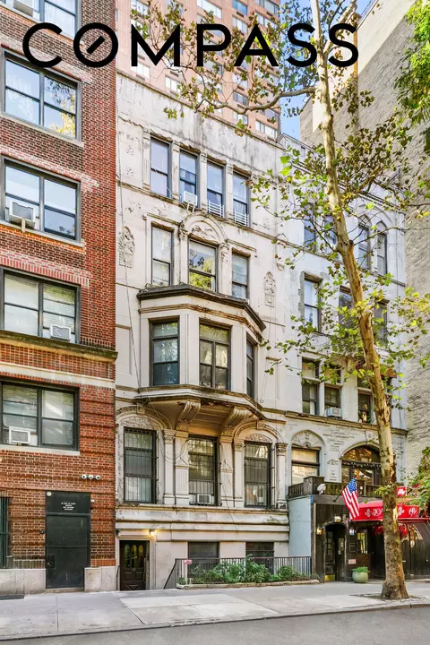 68 W 68th St, New York, NY 10023