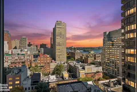 445 E 86th St #15D, New York, NY 10028