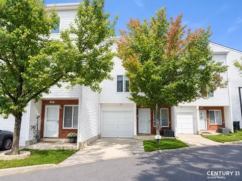 15 Bianca Ct, Staten Island, NY 10312