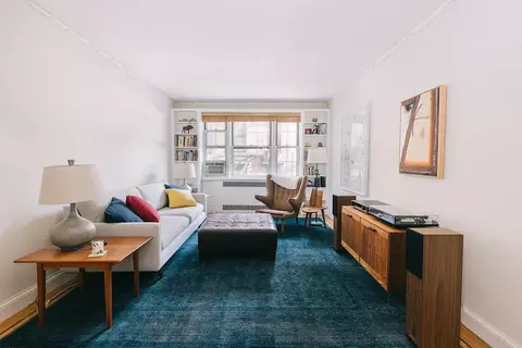 25 Minetta Ln #4D, New York, NY 10012