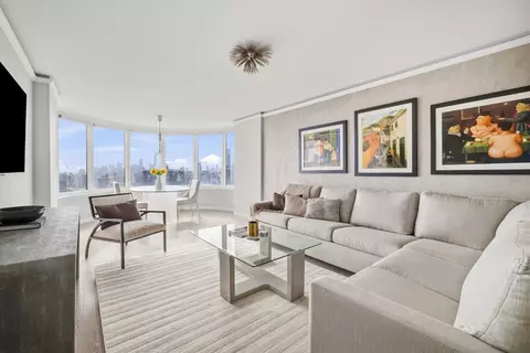 330 E 38th St #37B, New York, NY 10016
